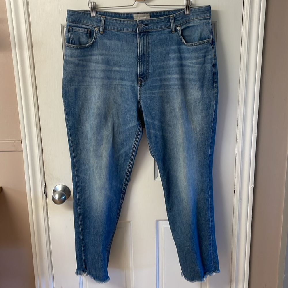Everlane the Curvy Cheeky raw hem ankle length jean women’s size 35 regular